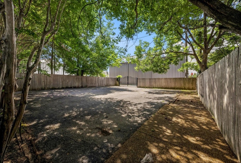 2151 MONROE AVE, Memphis, Tennessee 38104, 0 , 0 ,0,Commercial/industrial,For Sale,MONROE,0,10226729