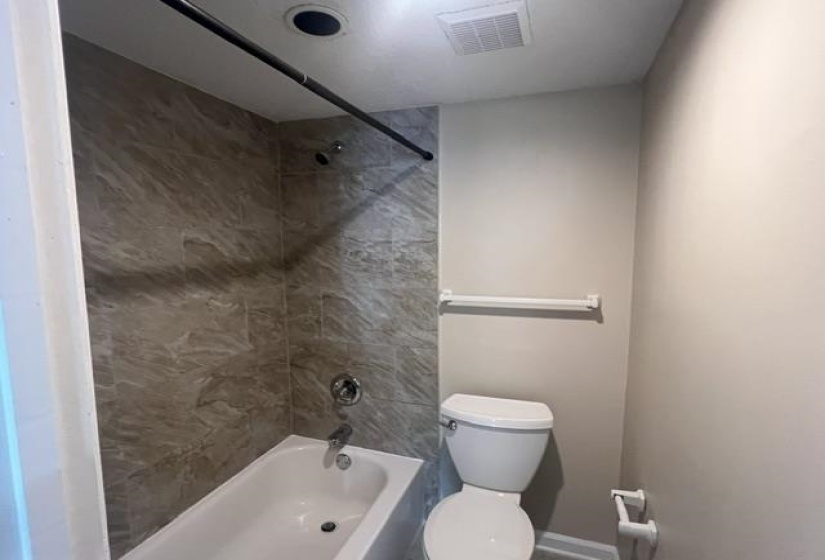 3076 RISING SUN DR, Lakeland, Tennessee 38002, 2 Bedroom Bedrooms, 5 Room Rooms,2.1 BathroomBathrooms,Rental Properties,For Sale,RISING SUN,0,10226381