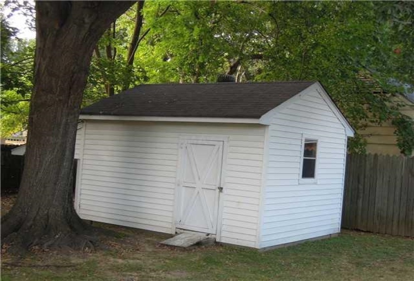 6300 HEATHCLIFF CV, Memphis, Tennessee 38134, 3 Bedroom Bedrooms, 7 Room Rooms,2 BathroomBathrooms,Rental Properties,For Sale,HEATHCLIFF,0,10226543