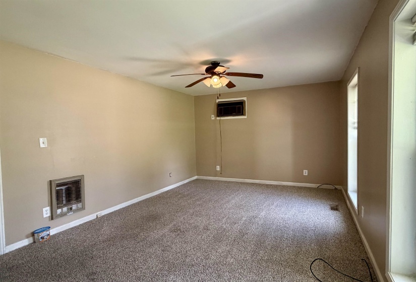 355 PURDY RD, Selmer, Tennessee 38375-1750, 2 Bedroom Bedrooms, 6 Room Rooms,1 BathroomBathrooms,Residential,For Sale,PURDY,0,10226014