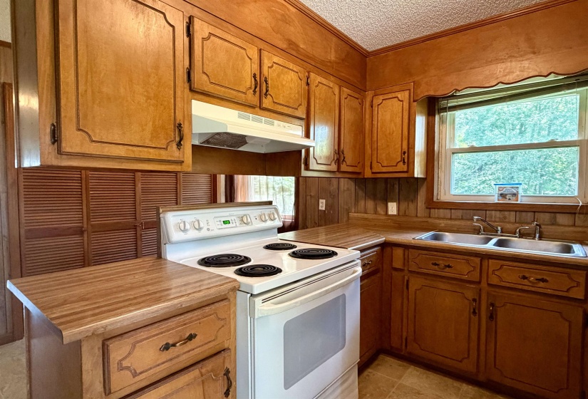 355 PURDY RD, Selmer, Tennessee 38375-1750, 2 Bedroom Bedrooms, 6 Room Rooms,1 BathroomBathrooms,Residential,For Sale,PURDY,0,10226014