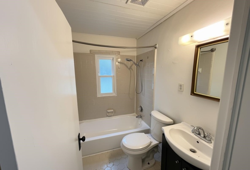 801 BOWEN CIR, Memphis, Tennessee 38122, 2 Bedroom Bedrooms, 5 Room Rooms,1 BathroomBathrooms,Residential,For Sale,BOWEN,0,10226061