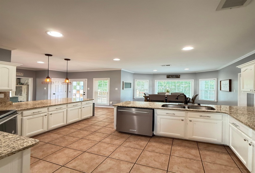 636 SYDNEY BENDER LN, Collierville, Tennessee 38017, 4 Bedroom Bedrooms, 7 Room Rooms,2.1 BathroomBathrooms,Rental Properties,For Sale,SYDNEY BENDER,0,10227112