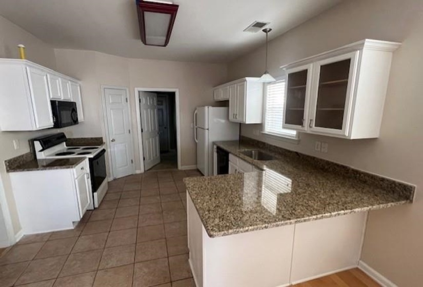 1175 HARBOR RIVER DR, Memphis, Tennessee 38103, 3 Bedroom Bedrooms, 5 Room Rooms,2 BathroomBathrooms,Rental Properties,For Sale,HARBOR RIVER,0,10227130