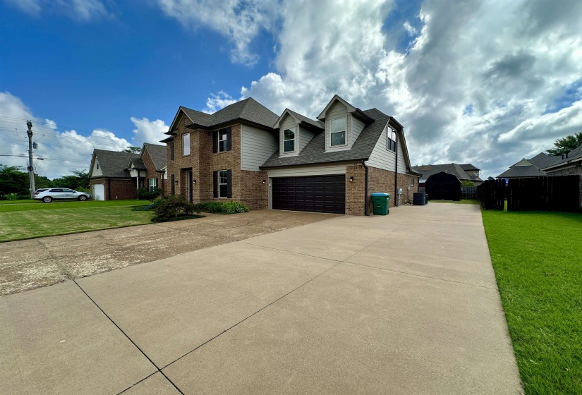 40 GREEN HILLS DR, Oakland, Tennessee 38060, 4 Bedroom Bedrooms, 12 Room Rooms,2.1 BathroomBathrooms,Residential,For Sale,GREEN HILLS,0,10226155
