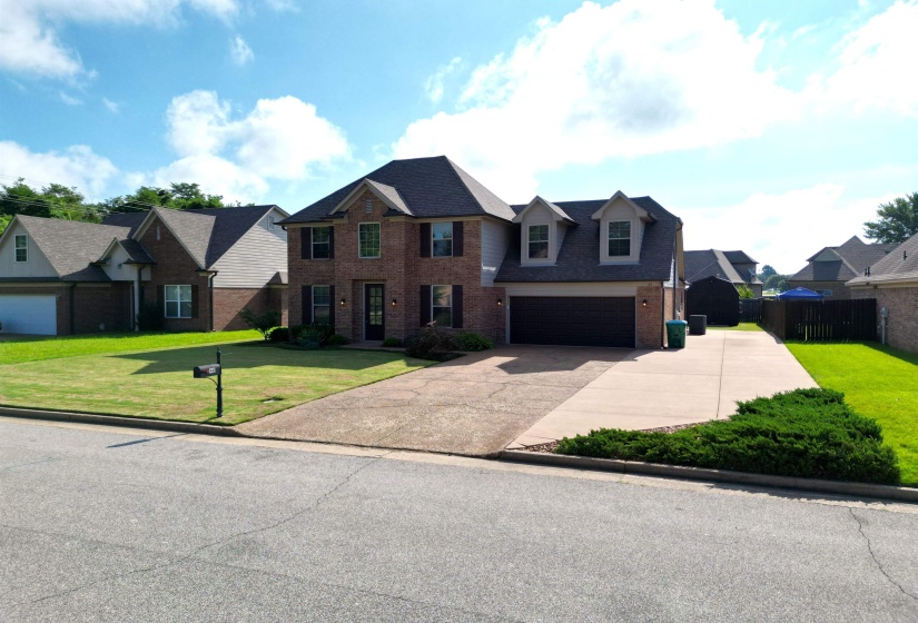 40 GREEN HILLS DR, Oakland, Tennessee 38060, 4 Bedroom Bedrooms, 12 Room Rooms,2.1 BathroomBathrooms,Residential,For Sale,GREEN HILLS,0,10226155