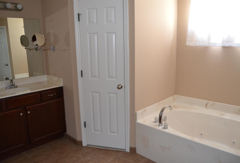 4899 WHITE PASS DR, Collierville, Tennessee 38017, 4 Bedroom Bedrooms, 9 Room Rooms,3 BathroomBathrooms,Rental Properties,For Sale,WHITE PASS,0,10227388