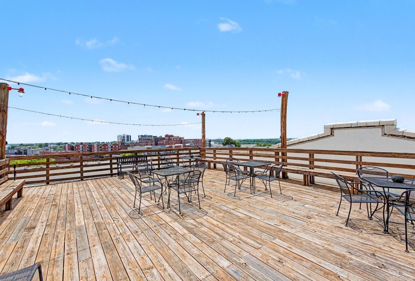 420 FRONT ST, Memphis, Tennessee 38103, 2 Bedroom Bedrooms, 4 Room Rooms,2 BathroomBathrooms,Residential,For Sale,FRONT,0,10226203