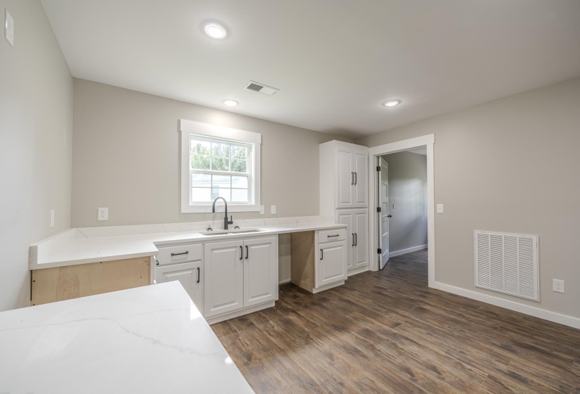270 HARLEM ST, Savannah, Tennessee 38372, 3 Bedroom Bedrooms, 7 Room Rooms,2 BathroomBathrooms,Residential,For Sale,HARLEM,0,10226205