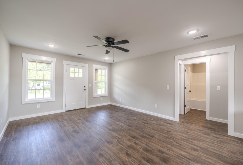 270 HARLEM ST, Savannah, Tennessee 38372, 3 Bedroom Bedrooms, 7 Room Rooms,2 BathroomBathrooms,Residential,For Sale,HARLEM,0,10226205