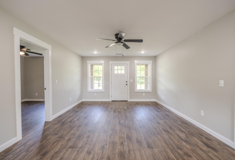 270 HARLEM ST, Savannah, Tennessee 38372, 3 Bedroom Bedrooms, 7 Room Rooms,2 BathroomBathrooms,Residential,For Sale,HARLEM,0,10226205