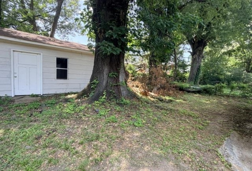 549 JOSEPHINE ST, Memphis, Tennessee 38111, 5 Bedroom Bedrooms, 8 Room Rooms,3 BathroomBathrooms,Rental Properties,For Sale,JOSEPHINE,0,10226770