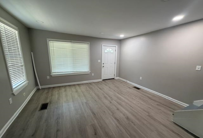 549 JOSEPHINE ST, Memphis, Tennessee 38111, 5 Bedroom Bedrooms, 8 Room Rooms,3 BathroomBathrooms,Rental Properties,For Sale,JOSEPHINE,0,10226770