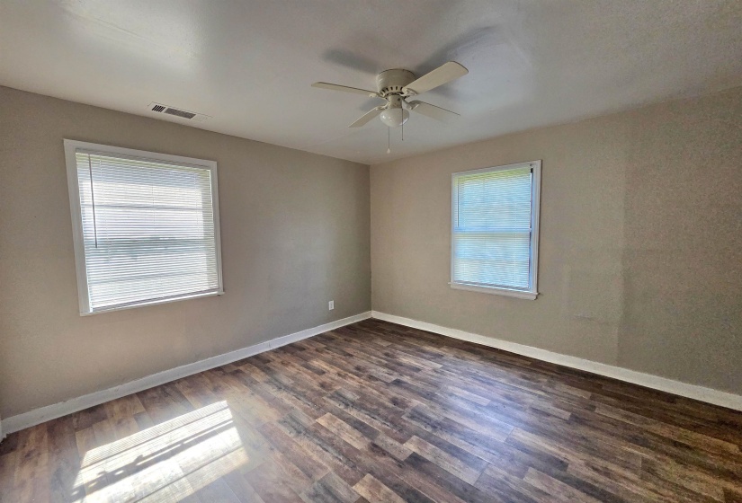 4047 CHELSEA AVE, Memphis, Tennessee 38108-2828, 3 Bedroom Bedrooms, 7 Room Rooms,2 BathroomBathrooms,Rental Properties,For Sale,CHELSEA,0,10223397