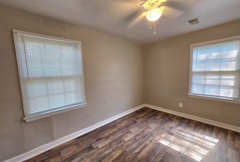 4047 CHELSEA AVE, Memphis, Tennessee 38108-2828, 3 Bedroom Bedrooms, 7 Room Rooms,2 BathroomBathrooms,Rental Properties,For Sale,CHELSEA,0,10223397
