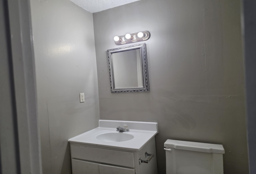 4047 CHELSEA AVE, Memphis, Tennessee 38108-2828, 3 Bedroom Bedrooms, 7 Room Rooms,2 BathroomBathrooms,Rental Properties,For Sale,CHELSEA,0,10223397