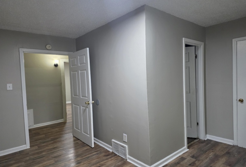 4047 CHELSEA AVE, Memphis, Tennessee 38108-2828, 3 Bedroom Bedrooms, 7 Room Rooms,2 BathroomBathrooms,Rental Properties,For Sale,CHELSEA,0,10223397