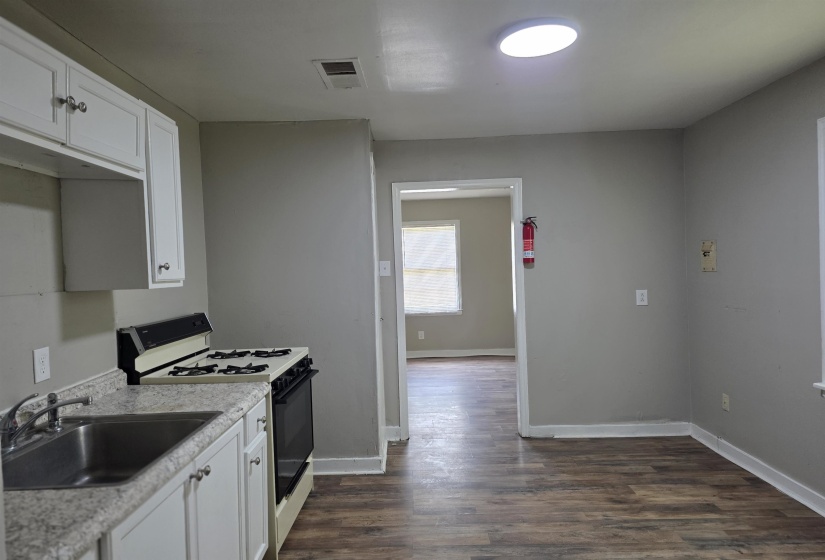 4047 CHELSEA AVE, Memphis, Tennessee 38108-2828, 3 Bedroom Bedrooms, 7 Room Rooms,2 BathroomBathrooms,Rental Properties,For Sale,CHELSEA,0,10223397