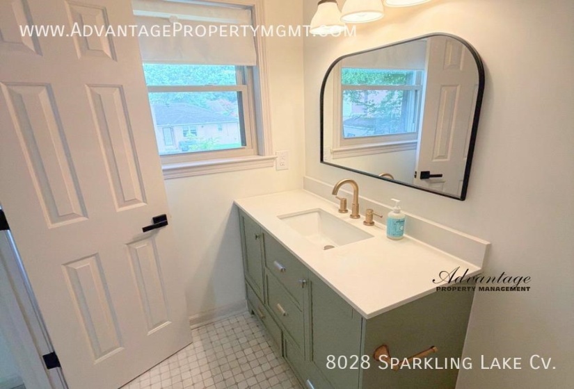 8028 SPARKLING LAKE CV, Germantown, Tennessee 38138, 4 Bedroom Bedrooms, 9 Room Rooms,2.1 BathroomBathrooms,Rental Properties,For Sale,SPARKLING LAKE,0,10228567
