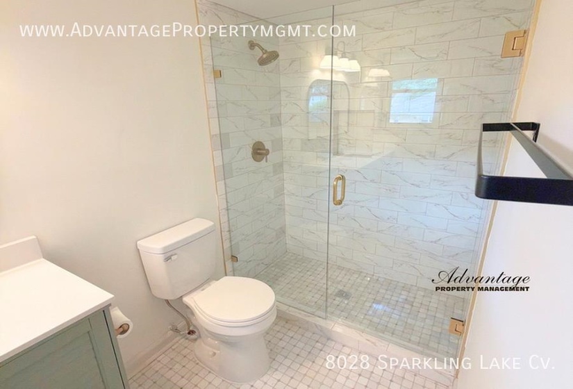 8028 SPARKLING LAKE CV, Germantown, Tennessee 38138, 4 Bedroom Bedrooms, 9 Room Rooms,2.1 BathroomBathrooms,Rental Properties,For Sale,SPARKLING LAKE,0,10228567