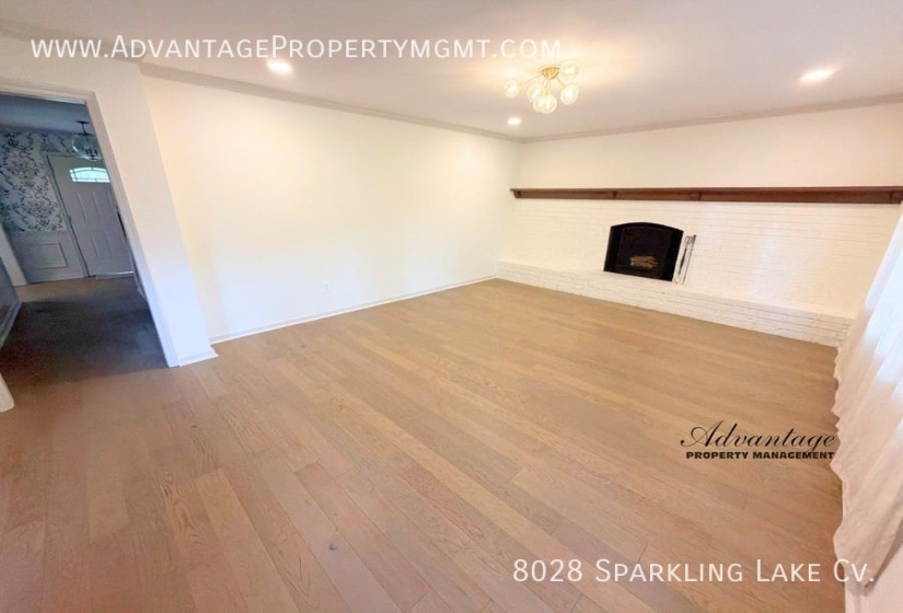 8028 SPARKLING LAKE CV, Germantown, Tennessee 38138, 4 Bedroom Bedrooms, 9 Room Rooms,2.1 BathroomBathrooms,Rental Properties,For Sale,SPARKLING LAKE,0,10228567