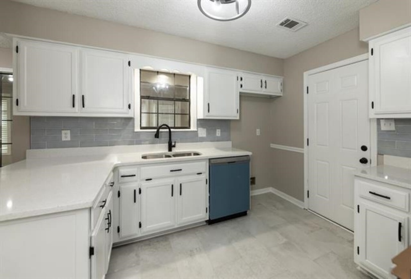 9102 VALKRIE LN, Lakeland, Tennessee 38002, 3 Bedroom Bedrooms, 7 Room Rooms,2.1 BathroomBathrooms,Rental Properties,For Sale,VALKRIE,0,10228570