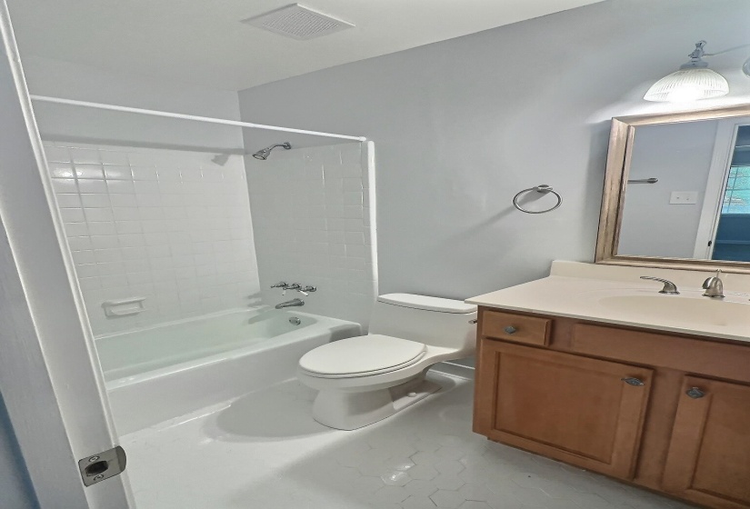 1562 HOLLY HILL DR, Germantown, Tennessee 38138, 4 Bedroom Bedrooms, 8 Room Rooms,2.1 BathroomBathrooms,Rental Properties,For Sale,HOLLY HILL,0,10228573