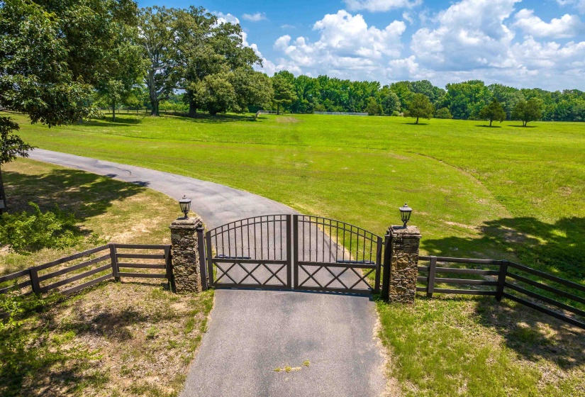 430 TANASI DR, Unincorporated, Tennessee 38066, 3 Bedroom Bedrooms, 8 Room Rooms,2 BathroomBathrooms,Residential,For Sale,TANASI,0,10226327