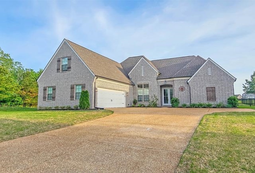 230 LINKS VIEW DR, Oakland, Tennessee 38060, 4 Bedroom Bedrooms, 8 Room Rooms,3 BathroomBathrooms,Residential,For Sale,LINKS VIEW,0,10219530