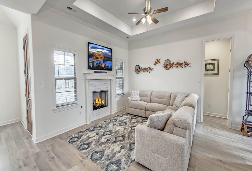 230 LINKS VIEW DR, Oakland, Tennessee 38060, 4 Bedroom Bedrooms, 8 Room Rooms,3 BathroomBathrooms,Residential,For Sale,LINKS VIEW,0,10219530