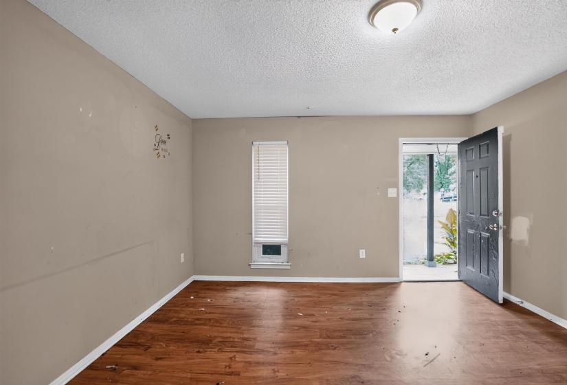 3639 KERWIN DR, Memphis, Tennessee 38128, 3 Bedroom Bedrooms, 6 Room Rooms,1.1 BathroomBathrooms,Residential,For Sale,KERWIN,0,10226240
