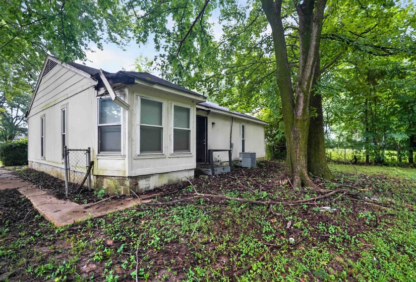 3639 KERWIN DR, Memphis, Tennessee 38128, 3 Bedroom Bedrooms, 6 Room Rooms,1.1 BathroomBathrooms,Residential,For Sale,KERWIN,0,10226240