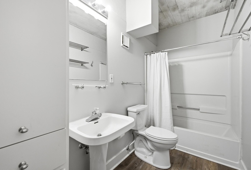 408 FRONT ST, Memphis, Tennessee 38103, 1 Bedroom Bedrooms, 3 Room Rooms,1 BathroomBathrooms,Residential,For Sale,FRONT,0,10225922