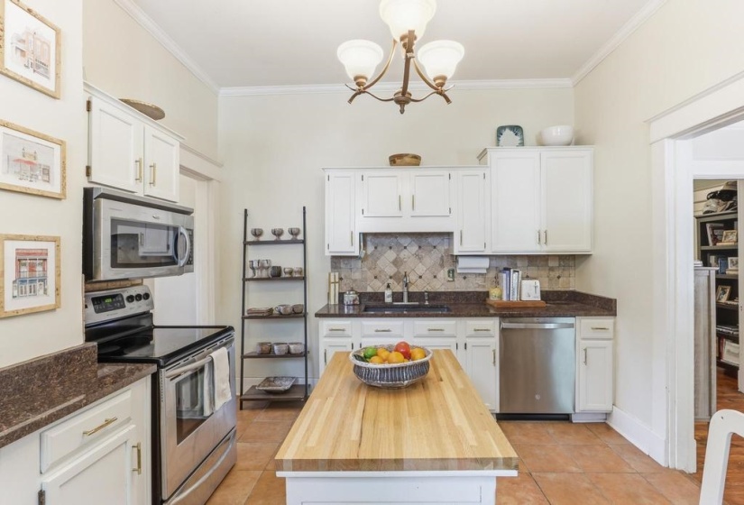 2072 FELIX AVE, Memphis, Tennessee 38104, 2 Bedroom Bedrooms, 5 Room Rooms,2 BathroomBathrooms,Residential,For Sale,FELIX,0,10226285