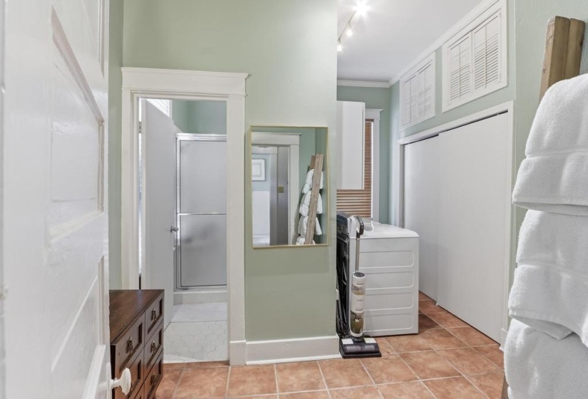 2072 FELIX AVE, Memphis, Tennessee 38104, 2 Bedroom Bedrooms, 5 Room Rooms,2 BathroomBathrooms,Residential,For Sale,FELIX,0,10226285