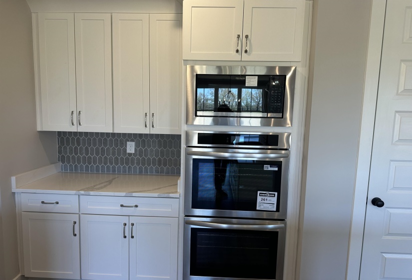 5287 BUTTERCUP LN, Lakeland, Tennessee 38002, 4 Bedroom Bedrooms, 10 Room Rooms,3.1 BathroomBathrooms,Residential,For Sale,BUTTERCUP,0,10204524