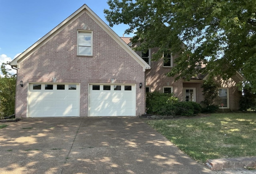 3870 LIGHTHOUSE LN, Lakeland, Tennessee 38002, 5 Bedroom Bedrooms, 9 Room Rooms,2.1 BathroomBathrooms,Residential,For Sale,LIGHTHOUSE,0,10226589