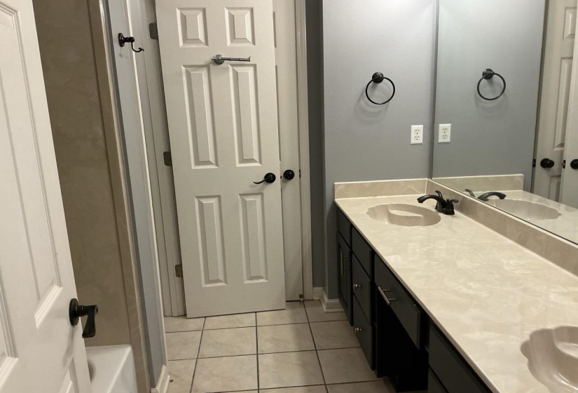 3870 LIGHTHOUSE LN, Lakeland, Tennessee 38002, 5 Bedroom Bedrooms, 9 Room Rooms,2.1 BathroomBathrooms,Residential,For Sale,LIGHTHOUSE,0,10226589