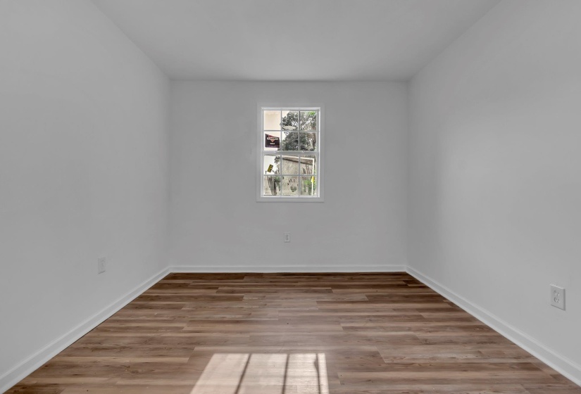 1933 HUBERT AVE, Memphis, Tennessee 38108, 4 Bedroom Bedrooms, 10 Room Rooms,2 BathroomBathrooms,Residential,For Sale,HUBERT,0,10226645