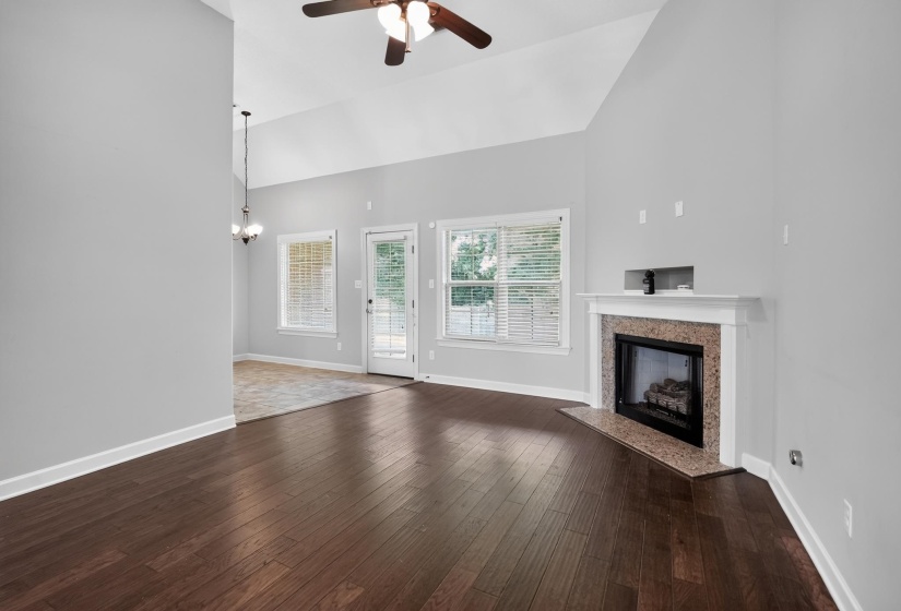 7931 COUNTRY LAKE DR, Bartlett, Tennessee 38133, 4 Bedroom Bedrooms, 8 Room Rooms,3 BathroomBathrooms,Residential,For Sale,COUNTRY LAKE,0,10226591