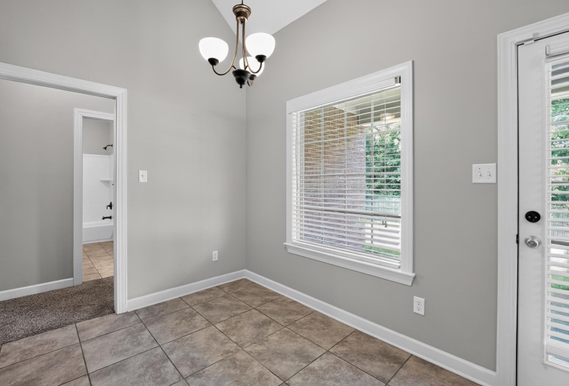 7931 COUNTRY LAKE DR, Bartlett, Tennessee 38133, 4 Bedroom Bedrooms, 8 Room Rooms,3 BathroomBathrooms,Residential,For Sale,COUNTRY LAKE,0,10226591