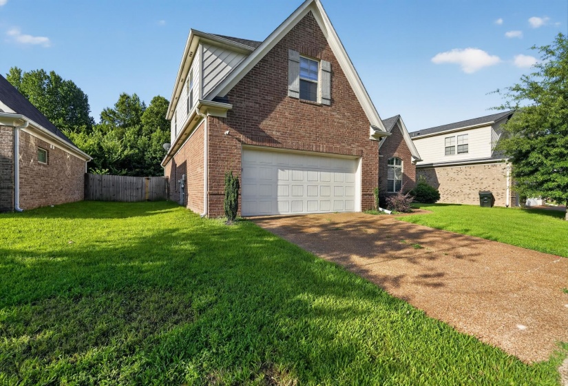 7931 COUNTRY LAKE DR, Bartlett, Tennessee 38133, 4 Bedroom Bedrooms, 8 Room Rooms,3 BathroomBathrooms,Residential,For Sale,COUNTRY LAKE,0,10226591