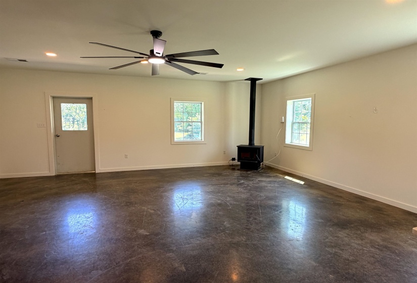 2195 SLAYDEN RD, Holly Springs, Mississippi 38635, 3 Bedroom Bedrooms, 7 Room Rooms,2 BathroomBathrooms,Residential,For Sale,SLAYDEN,0,10226680