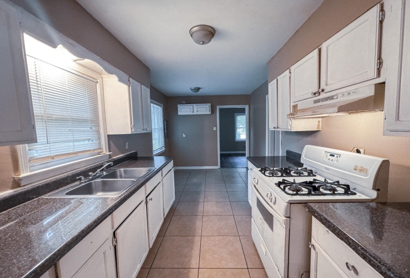 400 LORRAINE RD, Memphis, Tennessee 38109, 3 Bedroom Bedrooms, 5 Room Rooms,1 BathroomBathrooms,Residential,For Sale,LORRAINE,0,10226713