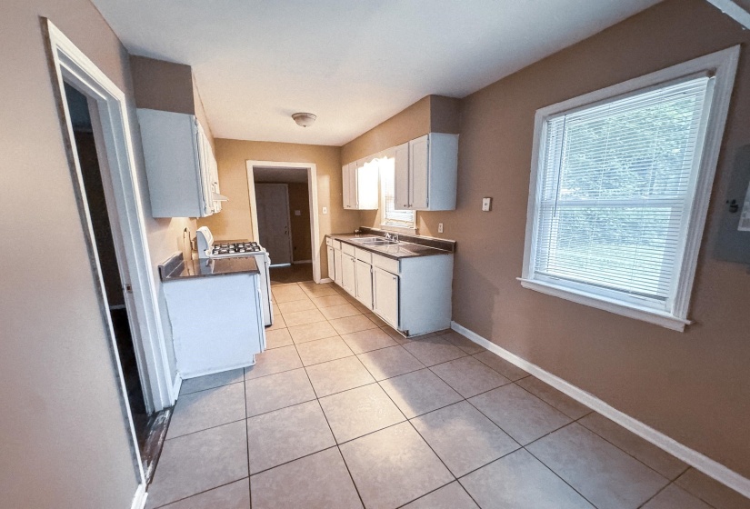 400 LORRAINE RD, Memphis, Tennessee 38109, 3 Bedroom Bedrooms, 5 Room Rooms,1 BathroomBathrooms,Residential,For Sale,LORRAINE,0,10226713
