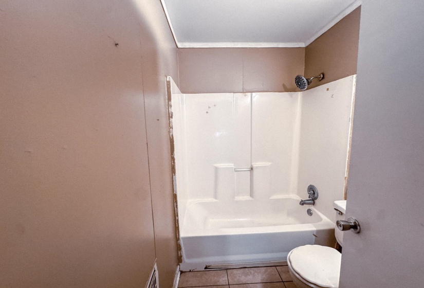 400 LORRAINE RD, Memphis, Tennessee 38109, 3 Bedroom Bedrooms, 5 Room Rooms,1 BathroomBathrooms,Residential,For Sale,LORRAINE,0,10226713