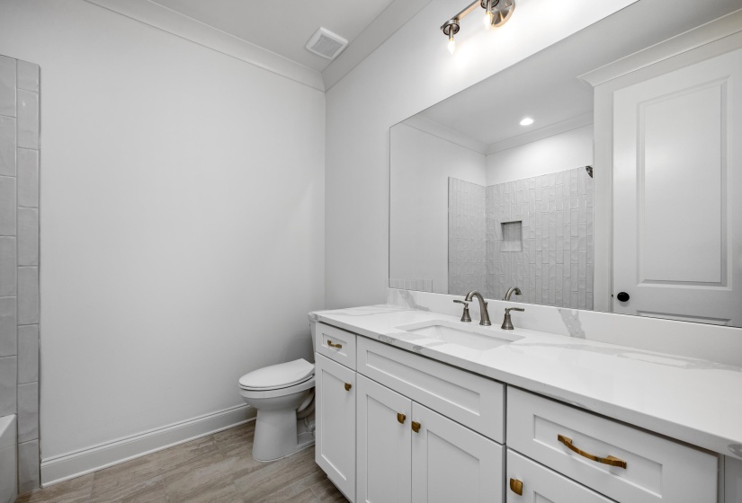 200 PIPER HOLLOW DR, Piperton, Tennessee 38017, 5 Bedroom Bedrooms, 11 Room Rooms,5.1 BathroomBathrooms,Residential,For Sale,PIPER HOLLOW,0,10208339