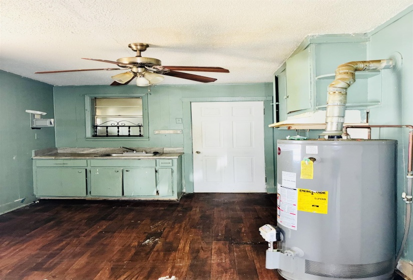 1450 SOUTH AVE, Memphis, Tennessee 38106, 2 Bedroom Bedrooms, 5 Room Rooms,1 BathroomBathrooms,Residential,For Sale,SOUTH,0,10226737