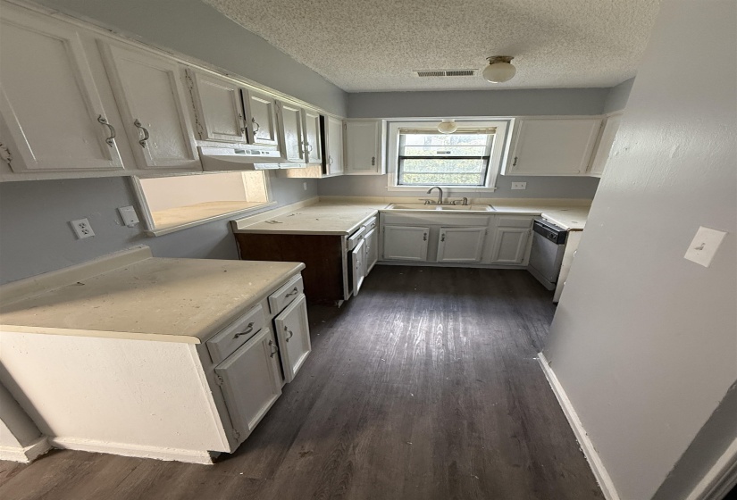 6209 RIDGELINE DR, Memphis, Tennessee 38115, 3 Bedroom Bedrooms, 5 Room Rooms,2 BathroomBathrooms,Residential,For Sale,RIDGELINE,0,10226309