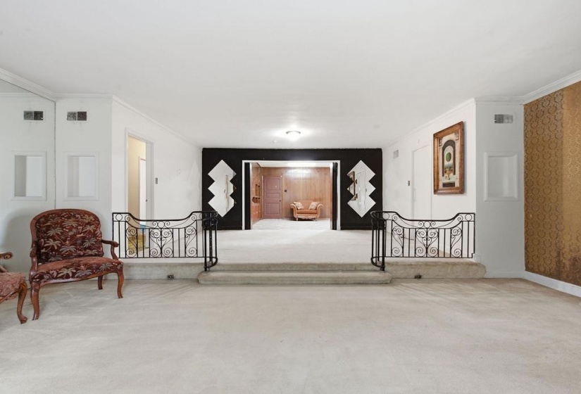 981 MCLEAN BLVD, Memphis, Tennessee 38107, 4 Bedroom Bedrooms, 9 Room Rooms,2.1 BathroomBathrooms,Residential,For Sale,MCLEAN,0,10226116